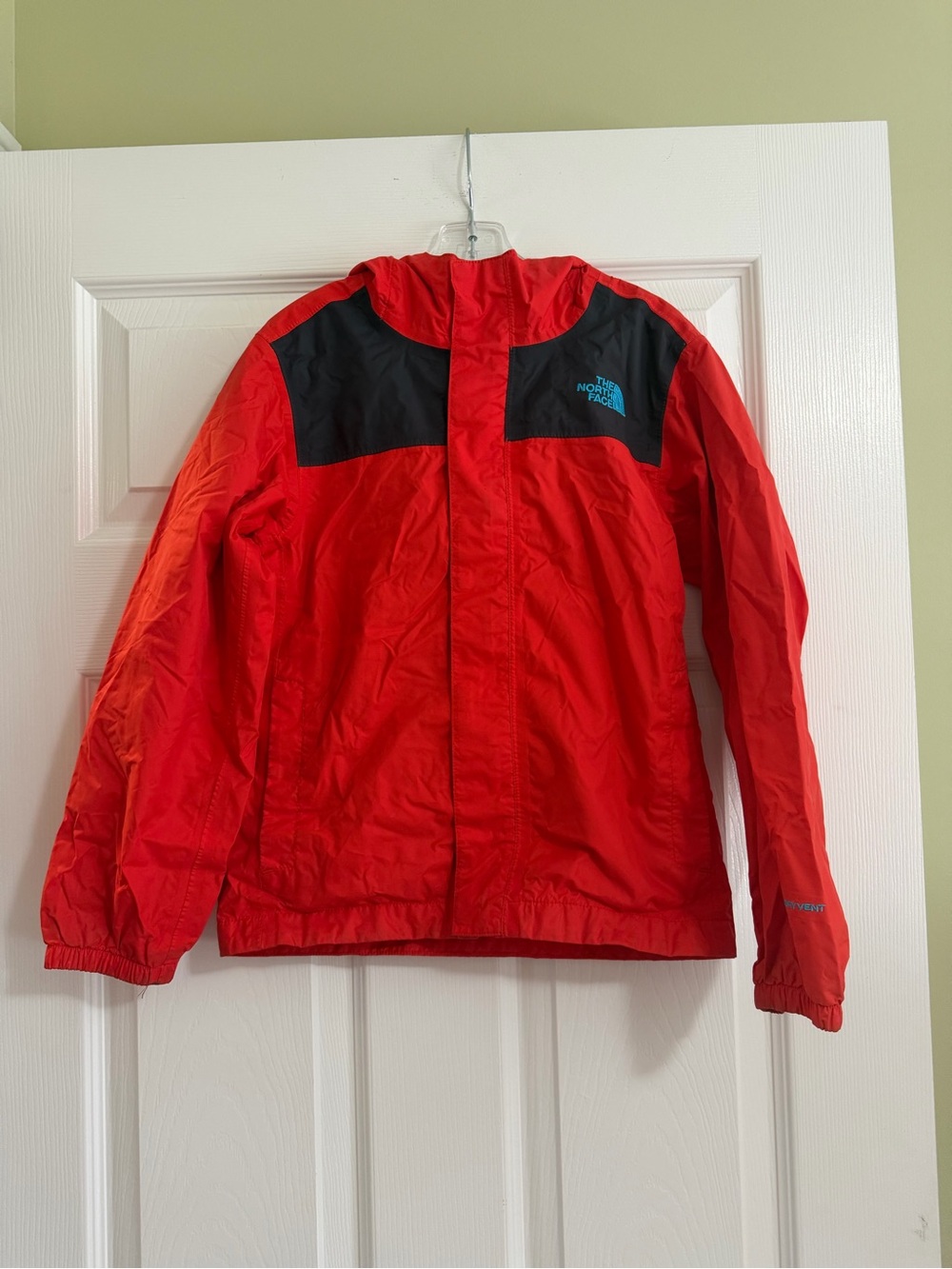 The North Face Kids red windbreaker boys 7/8